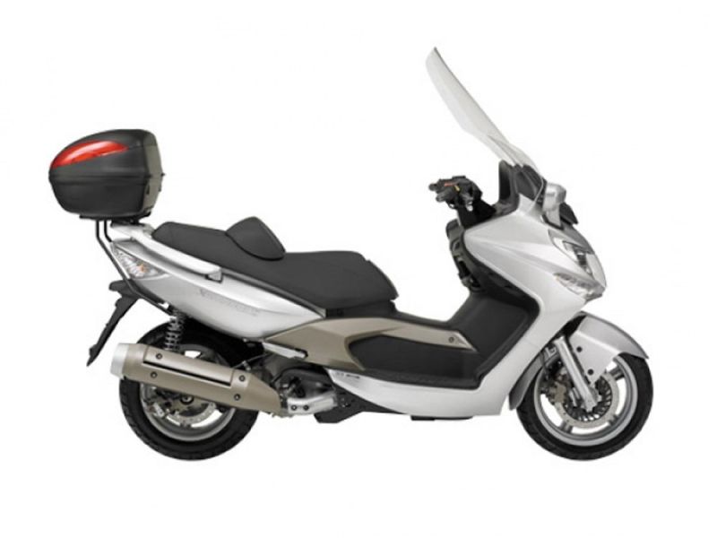 GIVI Vitre carénée Kymco X-Citing 250 / 300i / 500i (2005-2010)